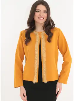 Cardigan mustar accesorizat cu blanita naturala