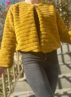 Jacheta cu talie scurta din blana sintetica - galben