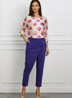 Pantaloni Lorya mov cu aplicatie petrecuta si nasturi