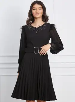 Rochie Adina neagra plisata cu fugi la umeri si curea in talie