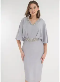 Rochie argintie de ocazie cu strasuri in talie si la decolteu