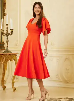 Rochie Dy Fashion corai cu maneci tip volanas