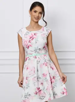 Rochie Iseline alba cu imprimeu floral roz si curea in talie