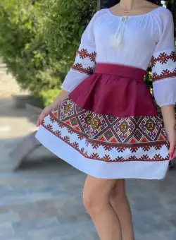 Rochie Traditionala stilizata cu Laura 4
