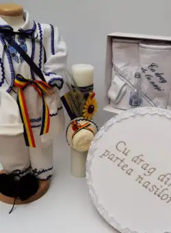 Set Botez Traditional Raul 17 - 4 piese costumas, trusou, lumanare si cufar