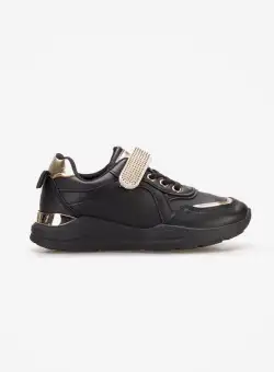 Sneakers fete Zora negri