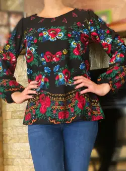 Bluza stilizata cu motive florale Sanziana 11