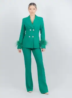 Compleu elegant verde compus din doua piese sacou accesorizat cu detalii pretioase si pantaloni evazati
