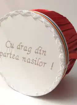 Cutie pentru botez cu broderie , œCu drag din partea nasilor, 6