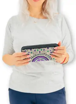 Portofel stilizat cu motive traditionale 15