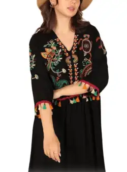 Rochie de dama cu ciucuri brodate din tesatura de vascoza - negru