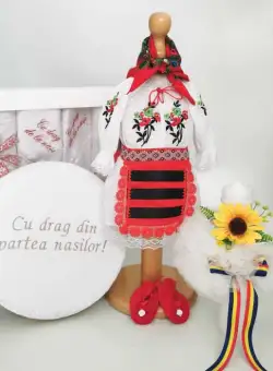 Set Botez Traditional Muna 6 - 4 piese costumas, lumanare, trusou si cufar