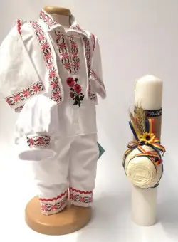 Set Costum National pentru baieti Raul 5: lumanare si costumas