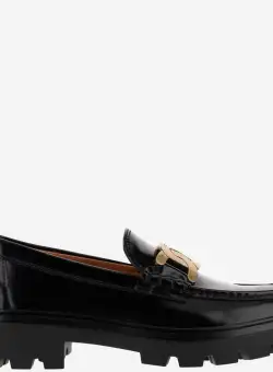 TOD'S TOD'S LEATHER LOAFERS WITH LOGO PLAQUE Nero
