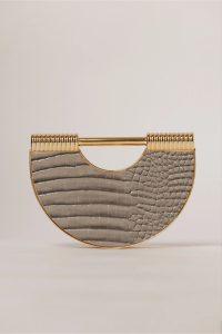 Clutch gri cu design deosebit si aspect de piele de crocodil