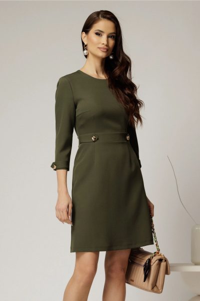 Rochie DY Fashion scurta kaki cu nasturi decorativi pe talie si maneci