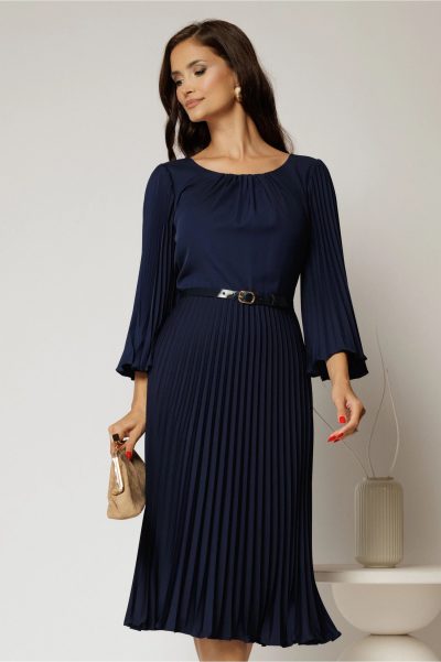 Rochie midi bleumarin plisata cu croi clos si decolteu rotund cu pliuri
