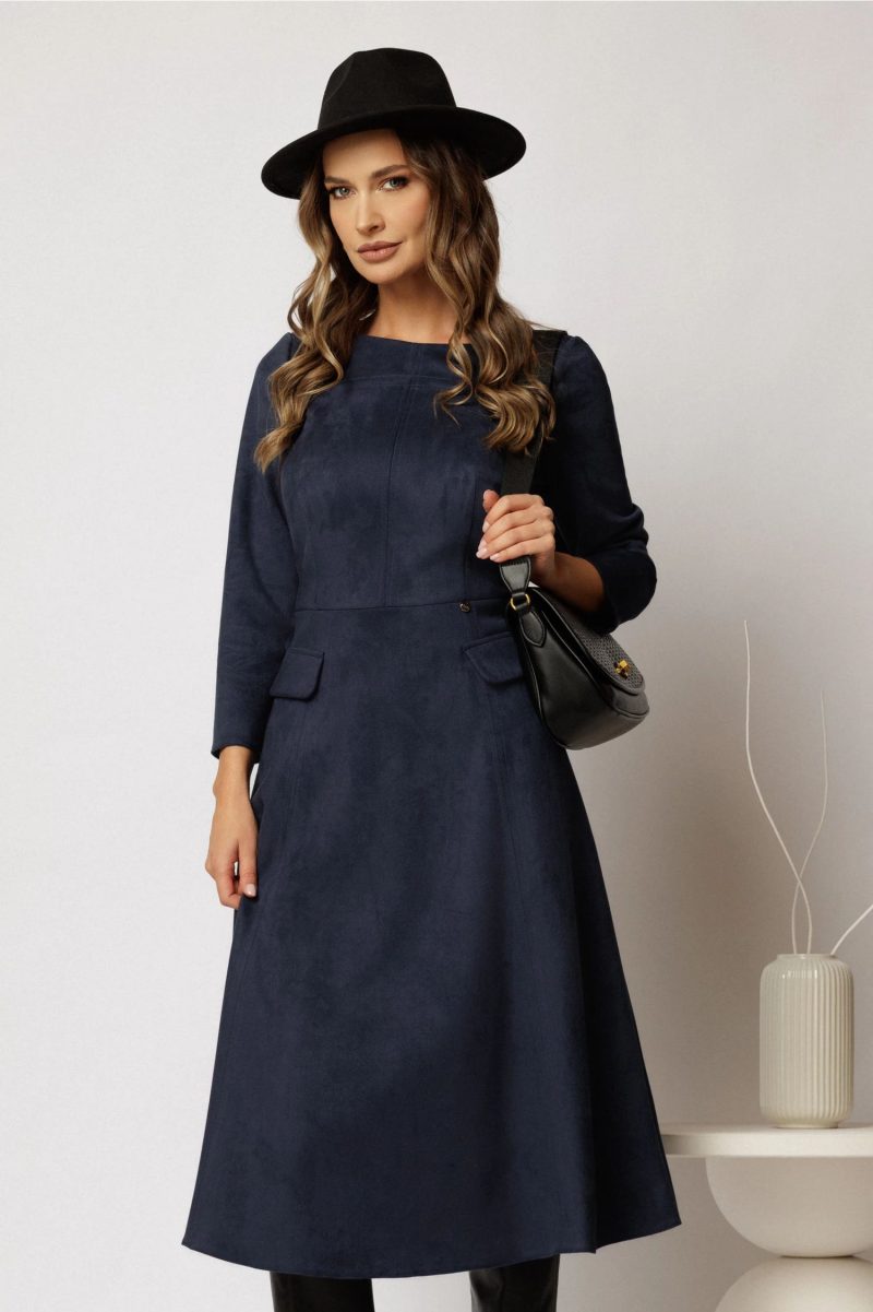 Rochie midi clos bleumarin din piele intoarsa cu decolteu rotund