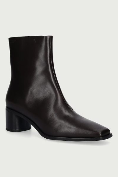 Vagabond Shoemakers  botine pentru femei din piele FAY